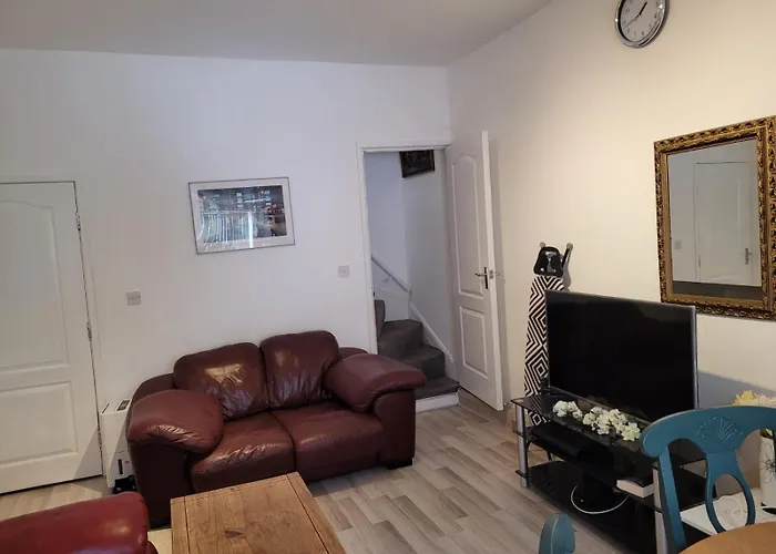 Nice Double Bedroom Near Qmc